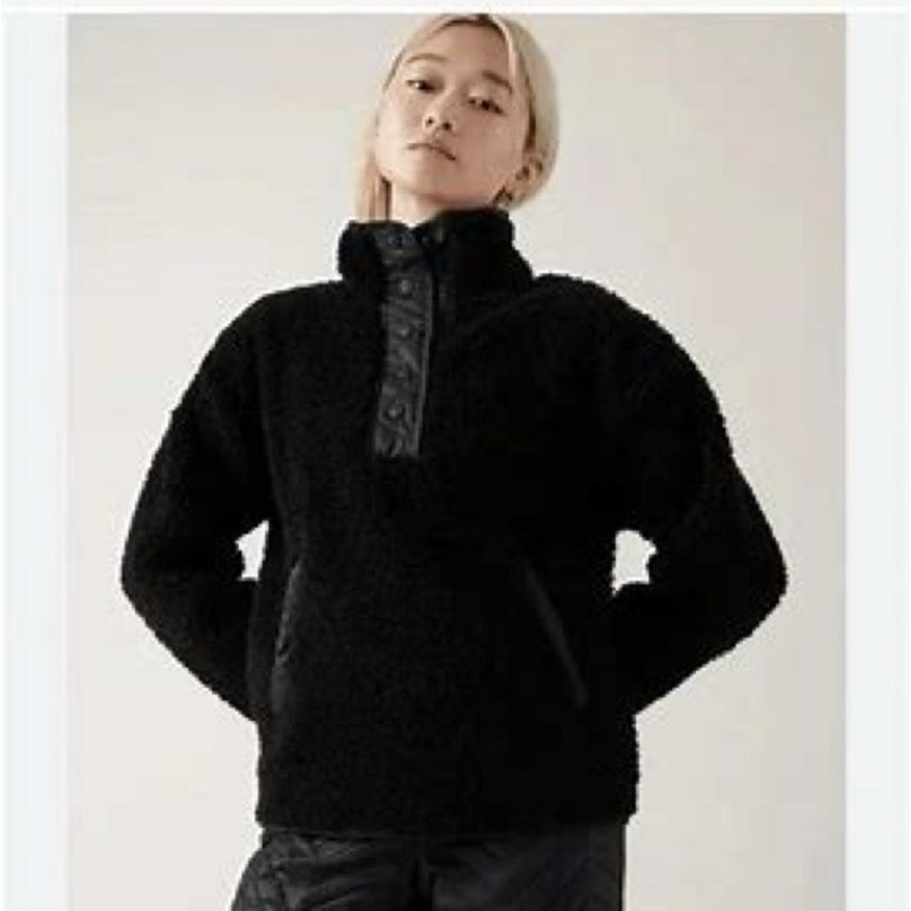 Athleta Cozy Sherpa Snap Jacket Sweatshirt M Black. $149